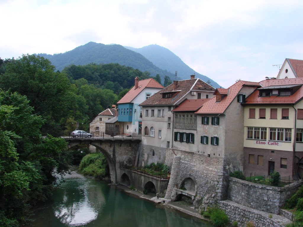 Kapucinski Bridge by maciejek