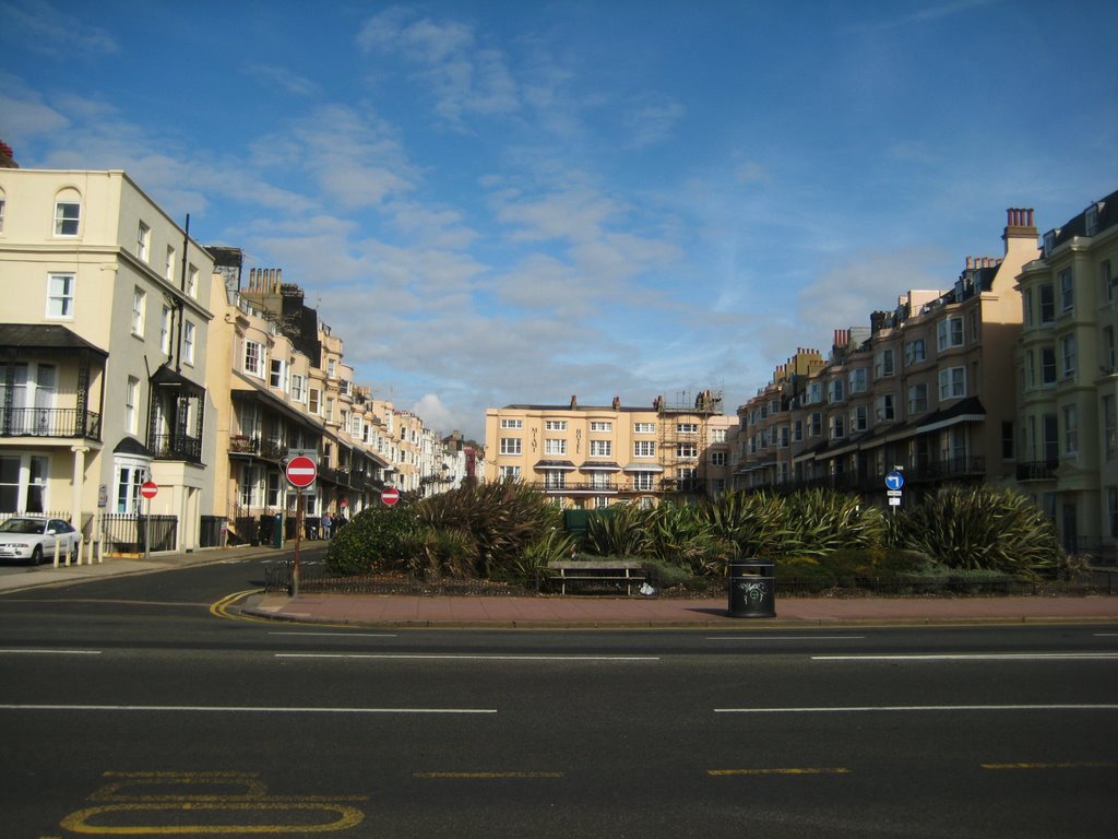 Brighton, UK by ossieoz