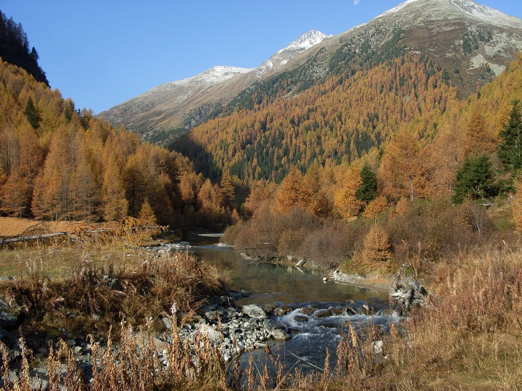 Susascatal, Schweiz by Walter Brunner