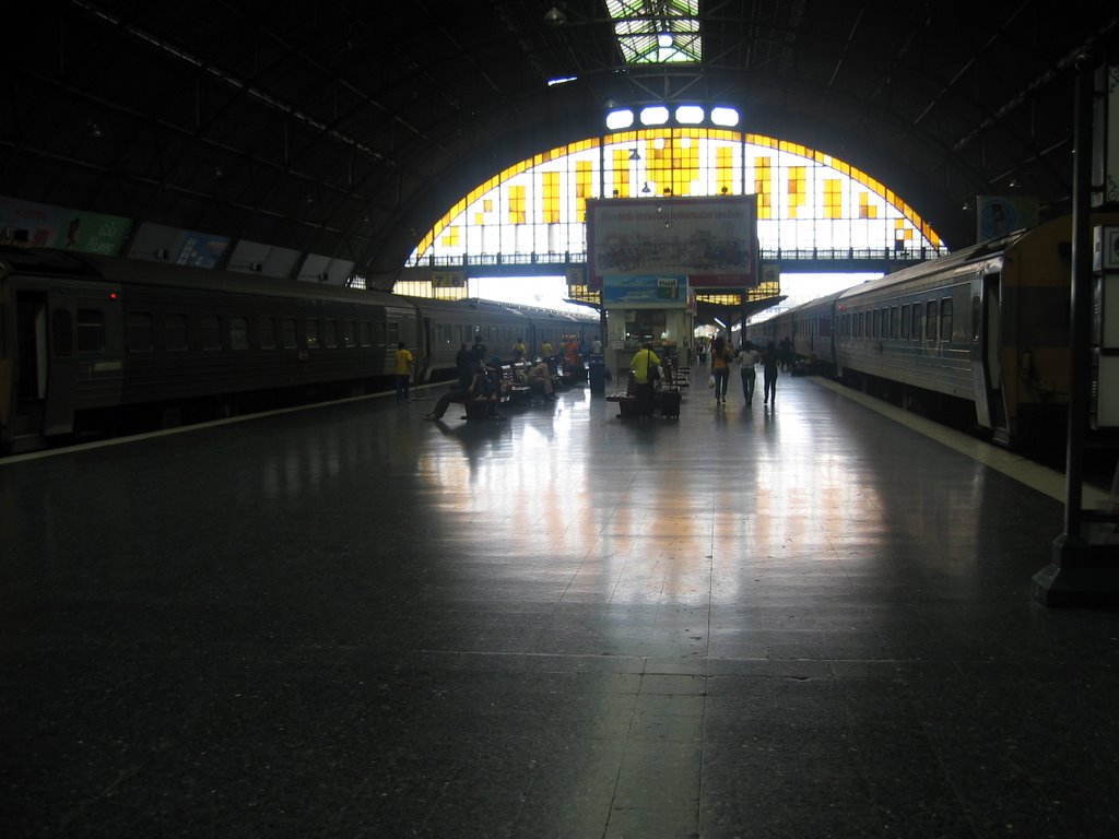 Train gates Hua Lomphong Central Railway Station Bangkok by Didi