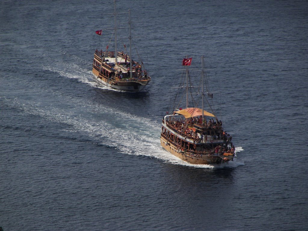 Boat trip by © CANONIER