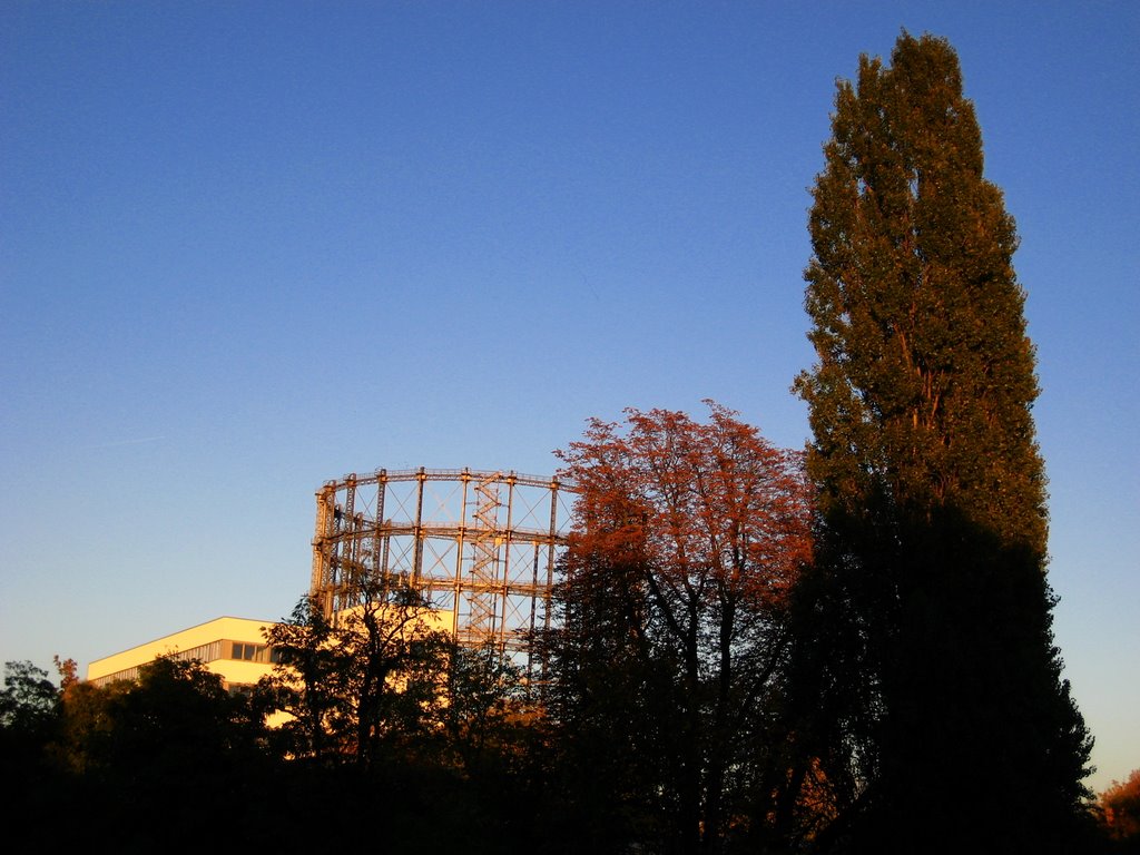 Gasometer-Schöneberg-2007 by schwan-01