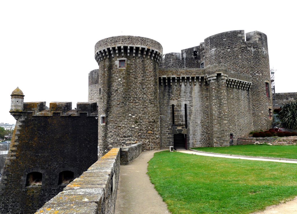 Château de Brest : le Donjon by Alain Ardouin