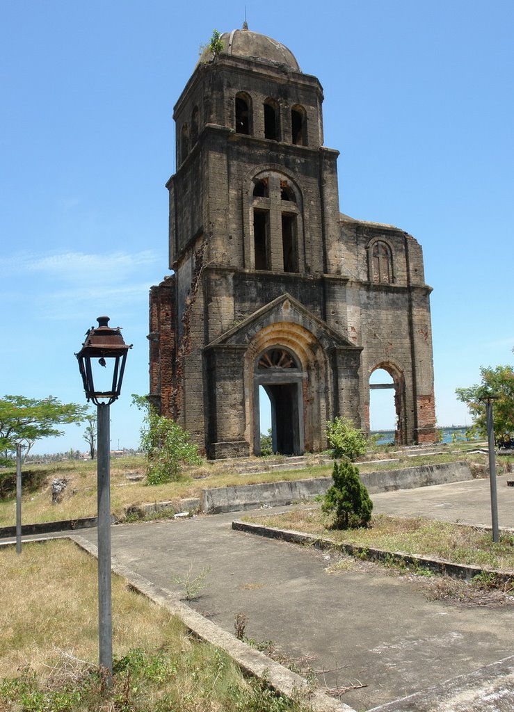 Đồng Mỹ, tp. Đồng Hới, Quảng Bình, Vietnam by Peter Nagel