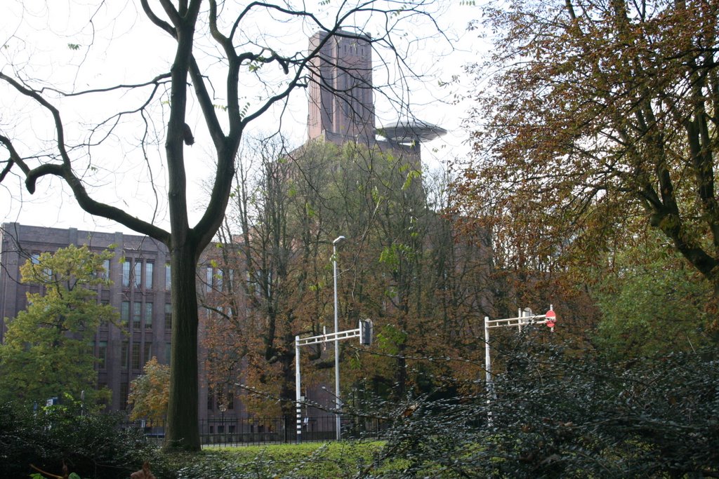 Inktpot door de bomen heen van de Catharijnesingel by Carl030nl