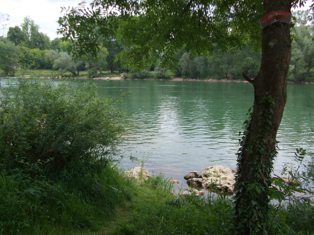 Le grand trou à Neuville-sur-Ain by gegelepecheur