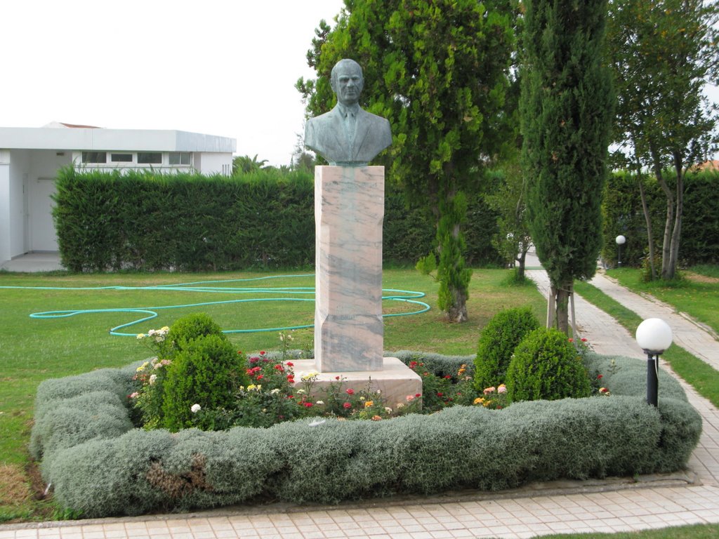 Konstantinos Karamanlis Statue by kazaline