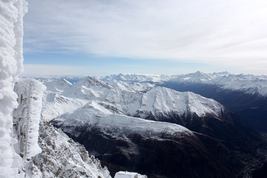 Gran Paradiso vu du Mont Blanc by JMZ2007