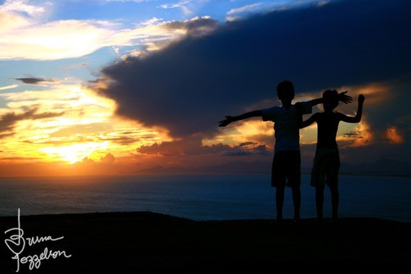 Por do sol do Pontal do Atalaia - Arraial do Cabo RJ by BrunaPozzebon