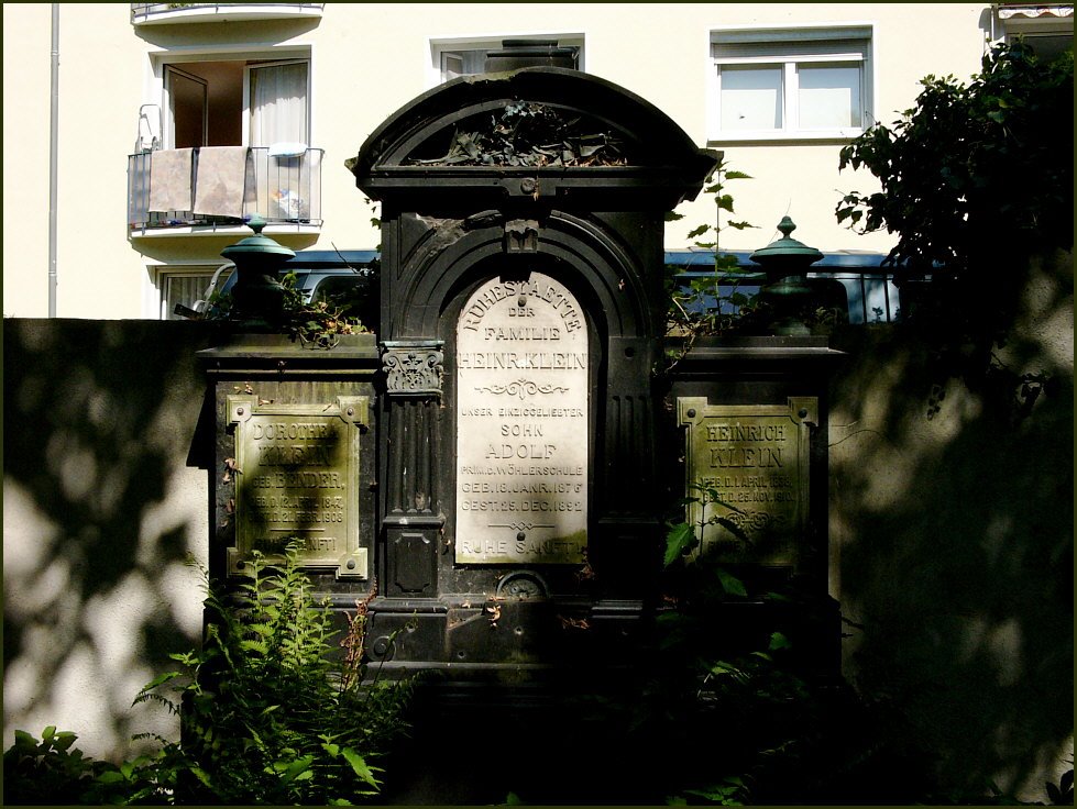 Friedhof Rödelheim by ostendfaxpost