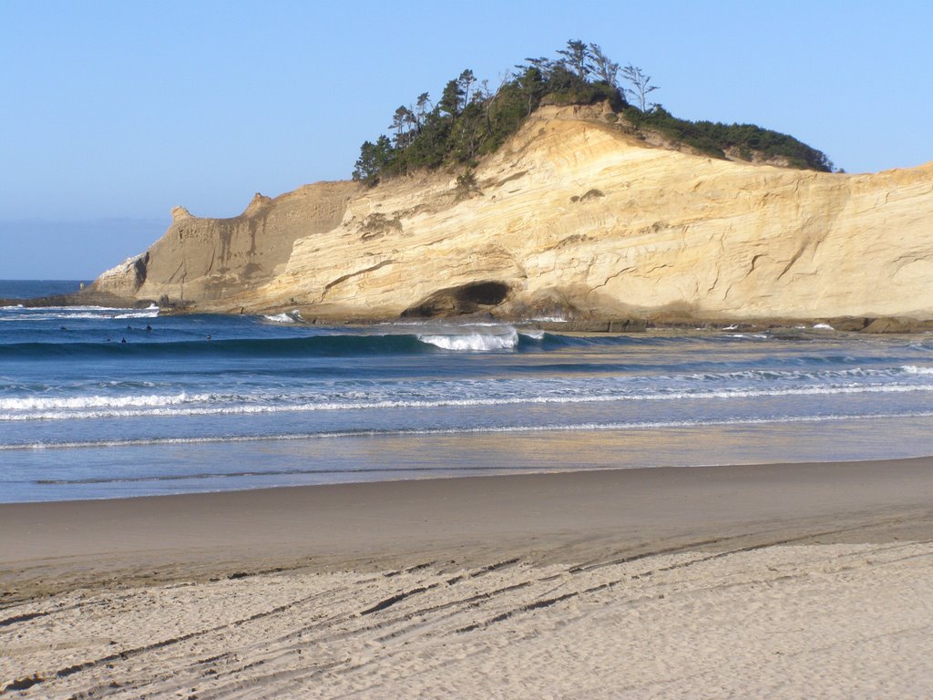 Cape Kiwanda by C. Harmon