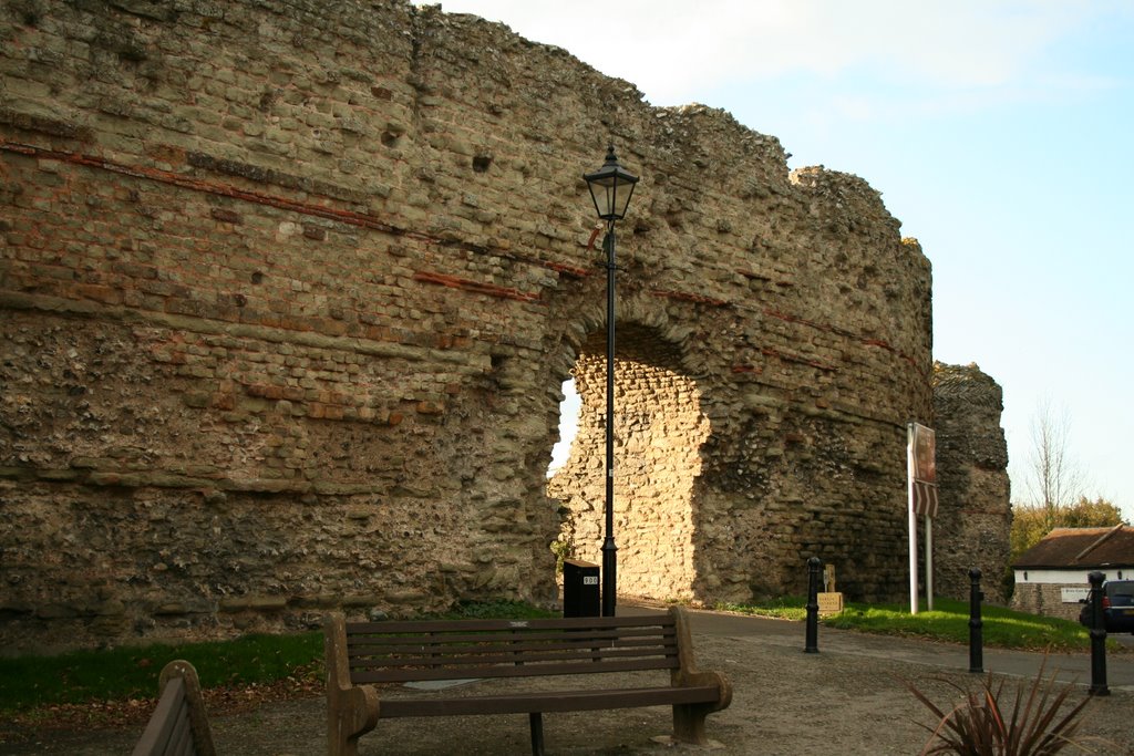 Roman Gate Anderita Fort (Pevensey Castle) by Chris Lowe