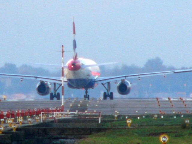 Linate - BA in attesa di decollare vista posteriore (BA waiting for taxiing - rear view) photo 3 by ilnani