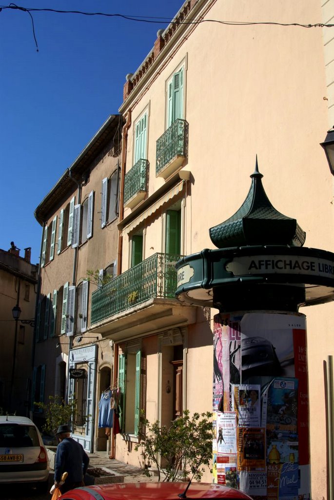 Roquebrune-sur-Argens - Rue de l'Hospice - View South by txllxt TxllxT