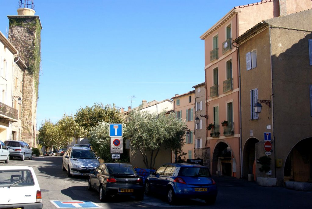 Roquebrune-sur-Argens - Boulevard de la Liberté - View NNE by txllxt TxllxT