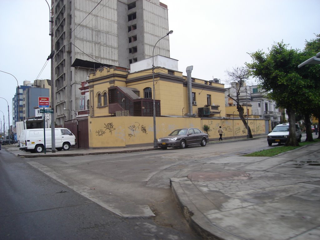 Av. Brasil & Jr. San Martín - Magdalena (L.R.V.L) by LEONCIO R. VÁSQUEZ LAPEL