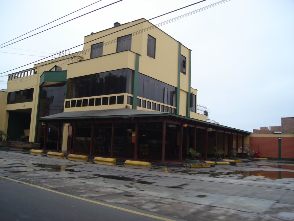 Restaurante en Av. Del Ejército - San Isidro (L.R.V.L) by LEONCIO R. VÁSQUEZ L…