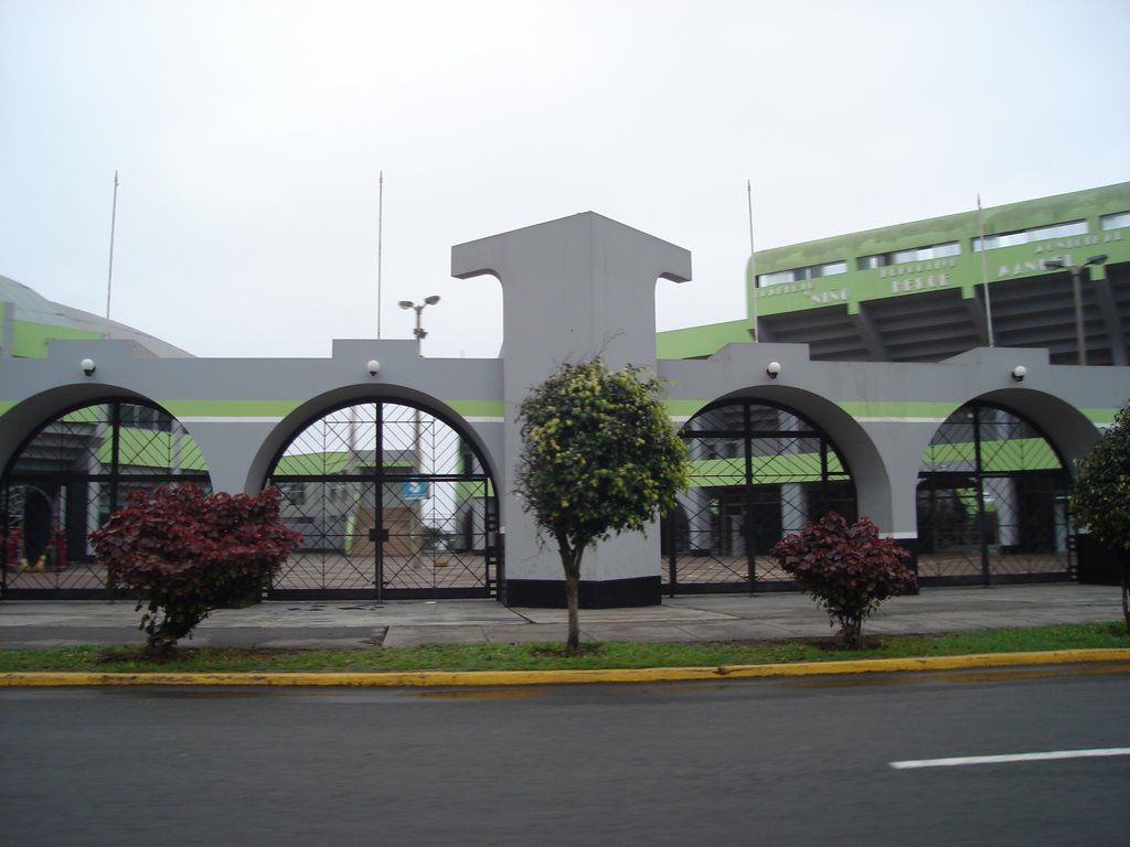 Complejo Deportivo Municipal ''Niño Héroe Manuel Bonilla'' - Av Del Ejército - Miraflores (L.R.V.L) by LEONCIO R. VÁSQUEZ L…