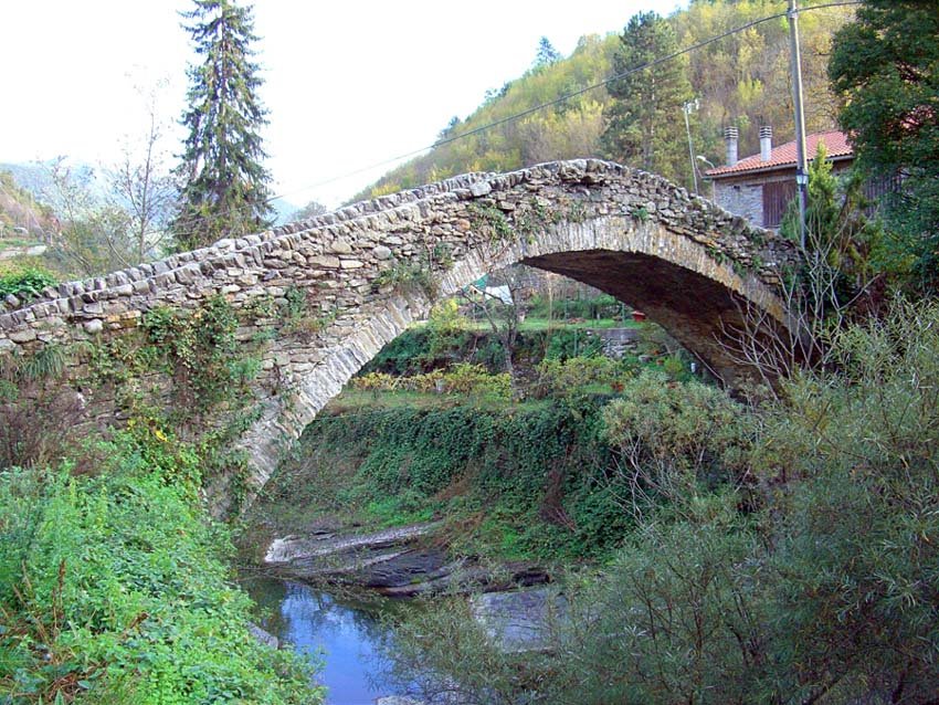 Molini di Triora - (Im) Ponte medievale by emiliobonton