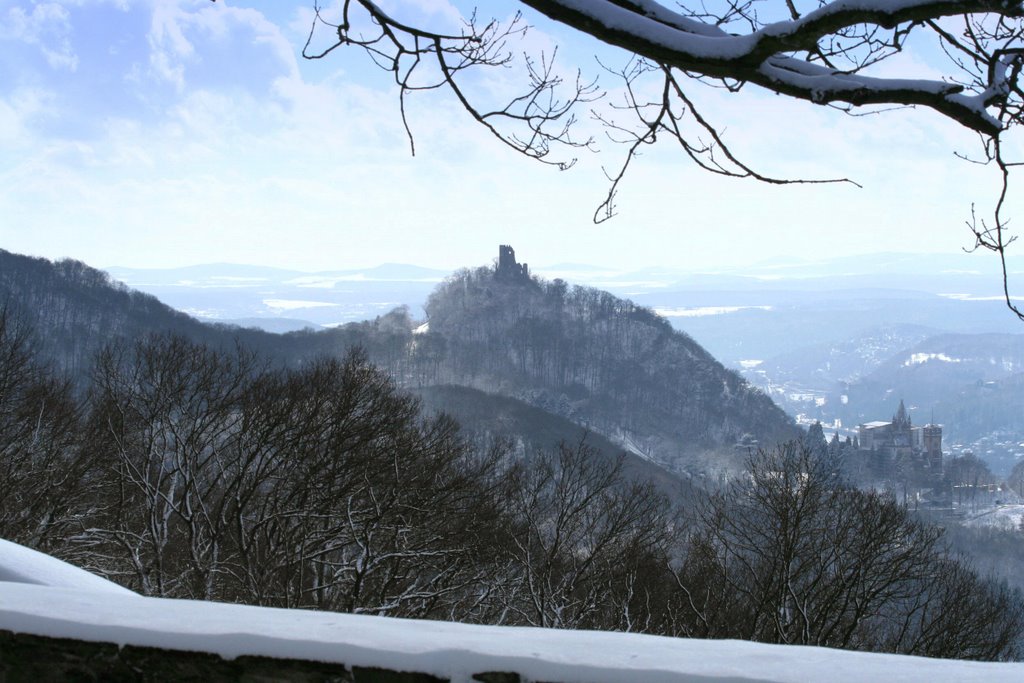 Drachenfels im Winter, vom Petersberg gesehen by wilhelm Koch