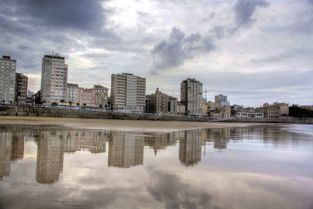 Gijón desde San Lorenzo beach by saripu