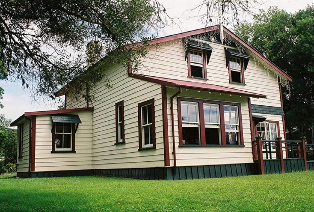 Paihia Library, Bay of Islands, New Zealand. by marstafitta