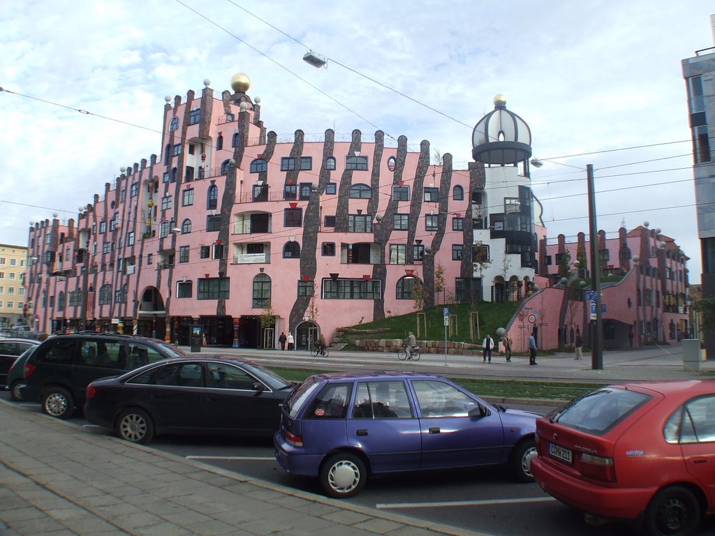 Hundertwasserhaus"Grüne Zitadelle" by vonacki