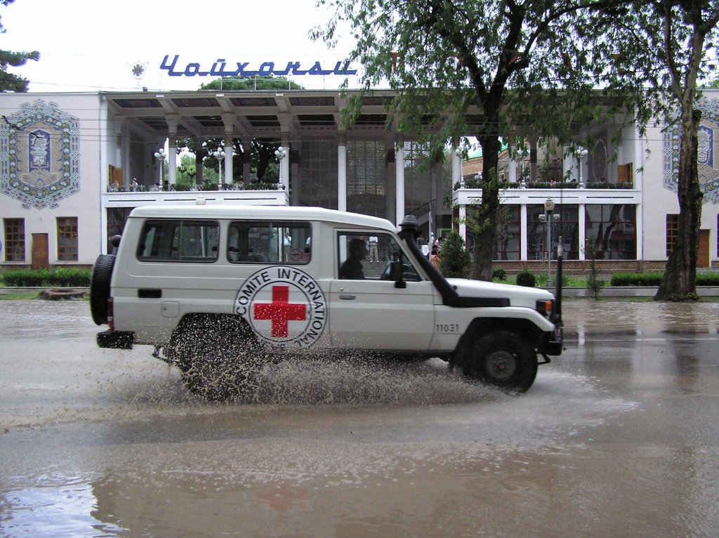 Rohat Restaurant after Flood with ICRC Car by swbauerepfl