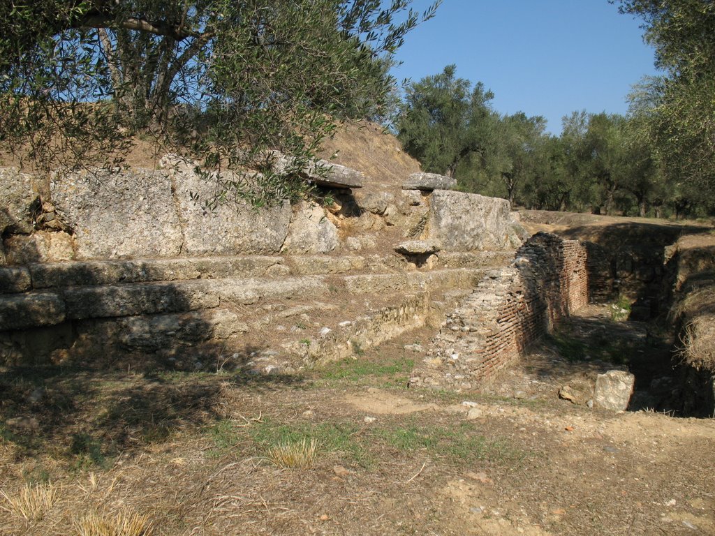 Acropolis of ancient Sparta by macrolepis