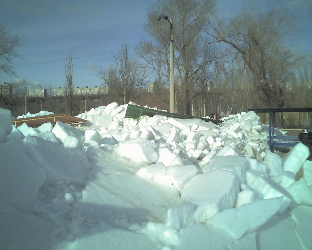 Ordzhonikidzevs'kyi District, Mariupol', Donetsk Oblast, Ukraine by sashanash