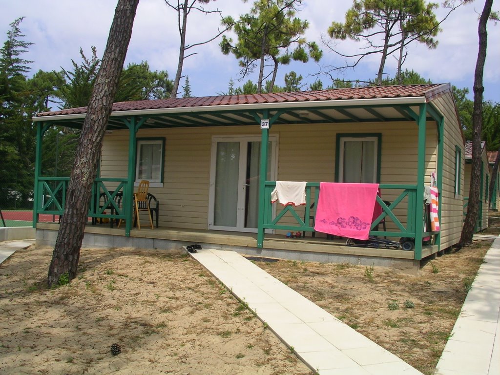 La petit maison de St. Hilaire de Riez by Roelof K.