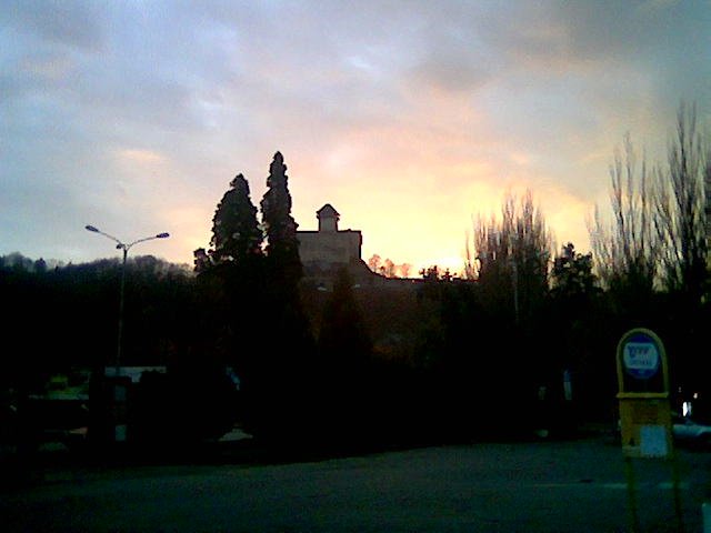 Trenčín castle from bus station by Evey