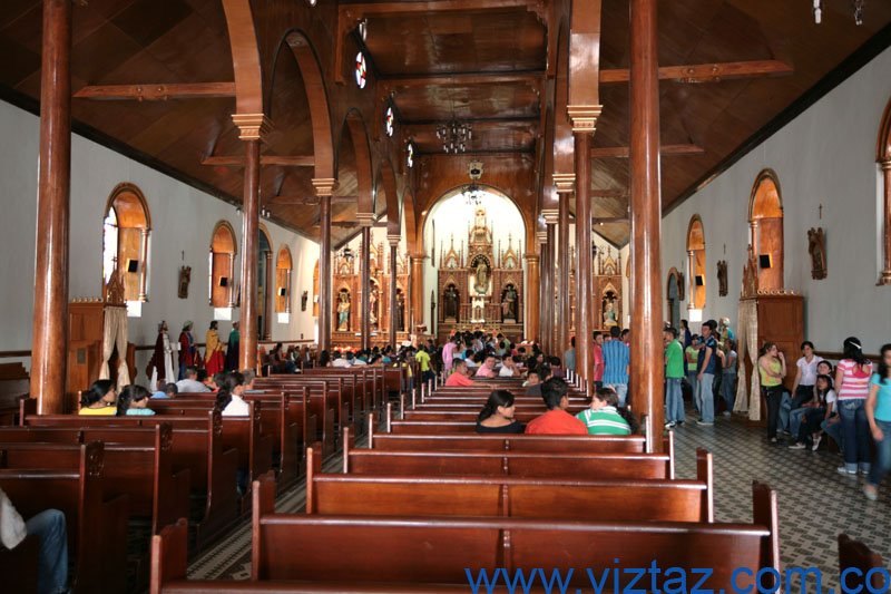 Iglesia Nuestra Señora del Carmen by Fundación Víztaz