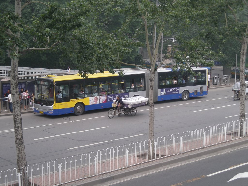 东三环北路 公交车 Bus in East third's belt highway north street by SZYS