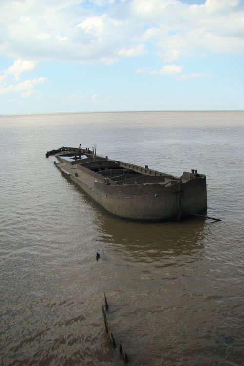 Barco de Cemento en Costanera Norte by faustochiesa