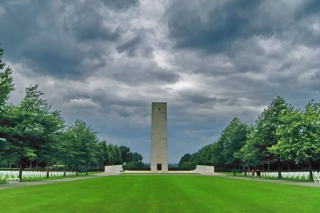 NEVER FORGET!!::Thousands of allied soldiers , most of them from the USA , who parished in WW II are buried in" MARGRATEN " Cemetery.This place is a permanent monument of US_SACRIFICE to free Europe and The Netherlands in particular. by Feitse Boerwinkel