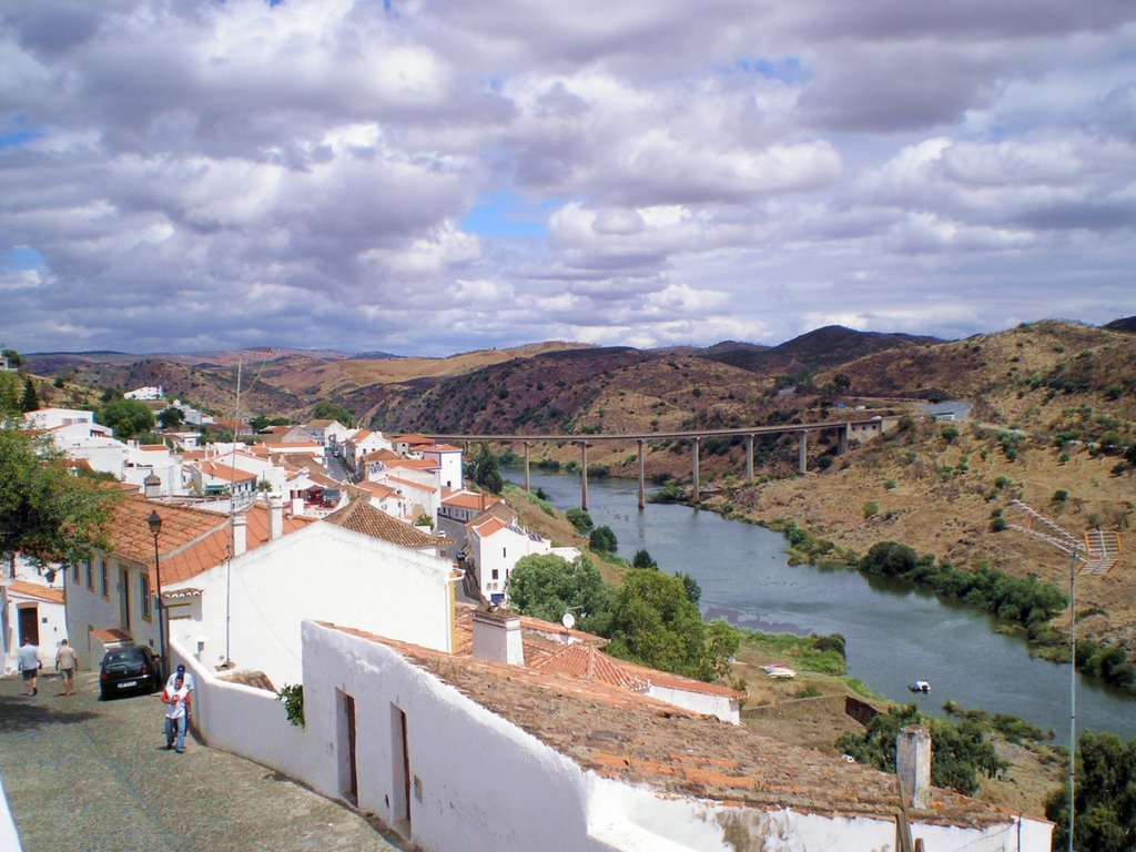 Mertola, rio Guadiana and Puente Velho - August 2006 by Roberto Bubnich