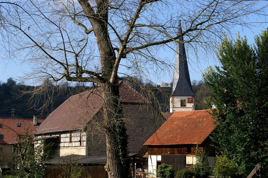 Durchblick auf die ev. Kirche by Augenstein