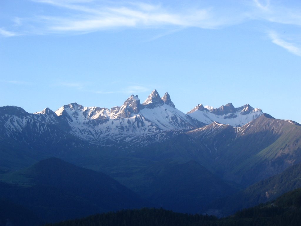 Les aiguilles d'Arves au lever du jour depuis Jarrier by jean-marie68