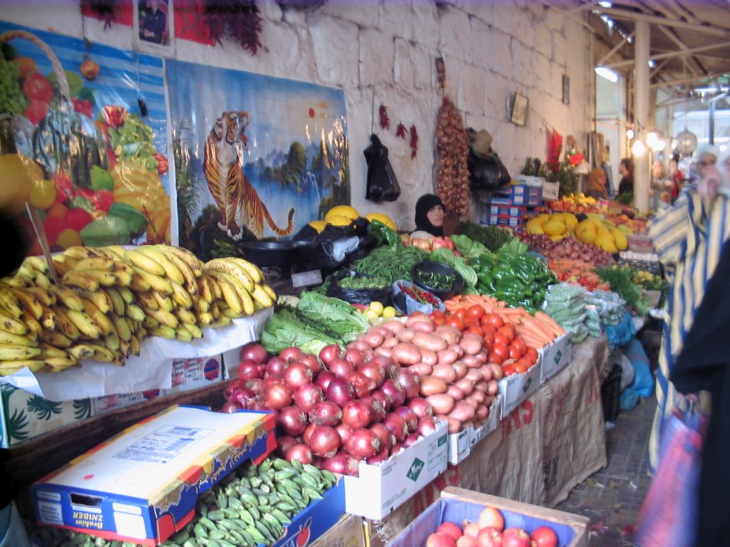 El zoco de Tánger, preciosas verduras y frutas by Carmen Peña Medina