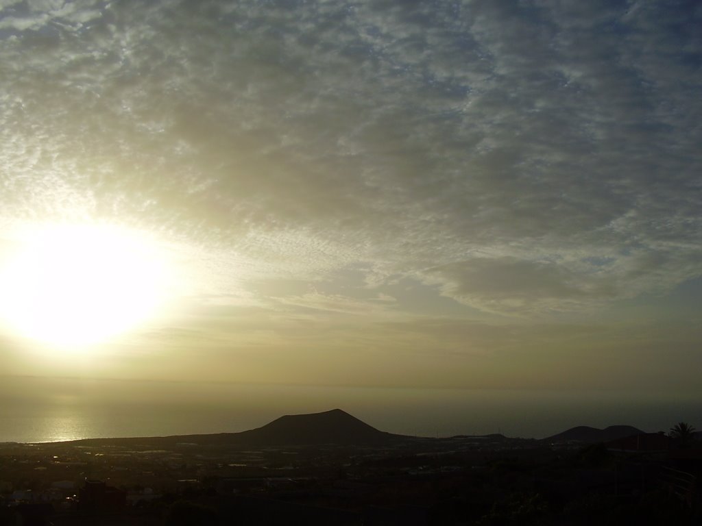 Amanecer en Arafo. Tenerife by Dácil