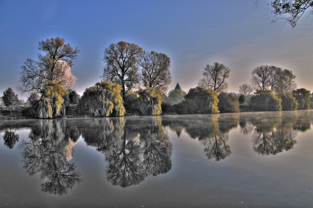 Krefeld Burg Linn by spacehopper