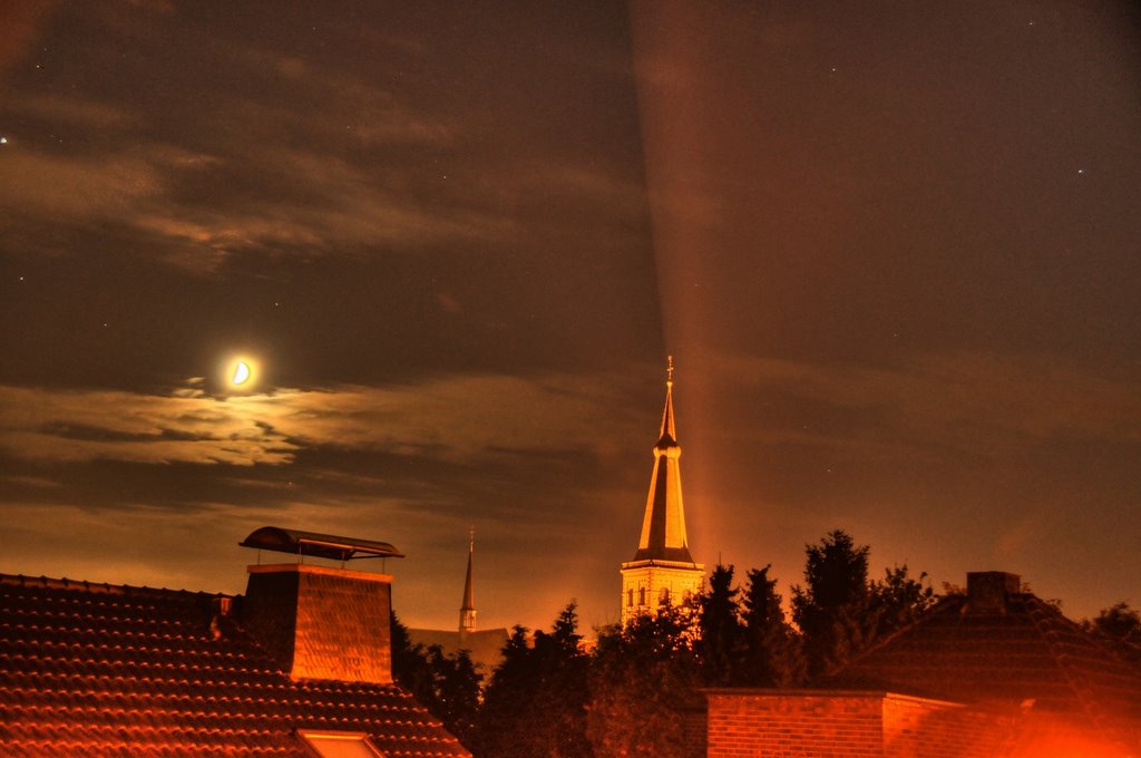 St. Cornelius Kirche bei Nacht by spacehopper