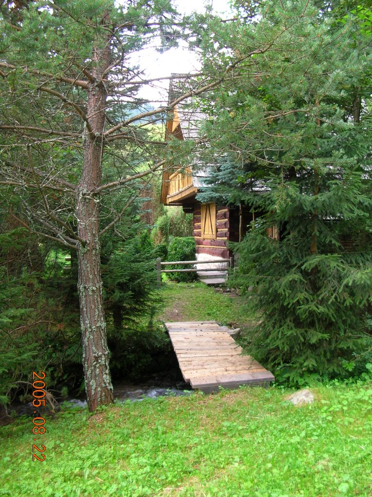 Erdei házikó / Forester's lodge by Urbánzoltán - KENTAU…