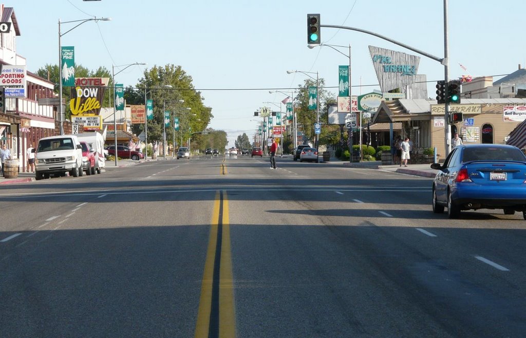 Lone pine - main street 395 by doncalvo