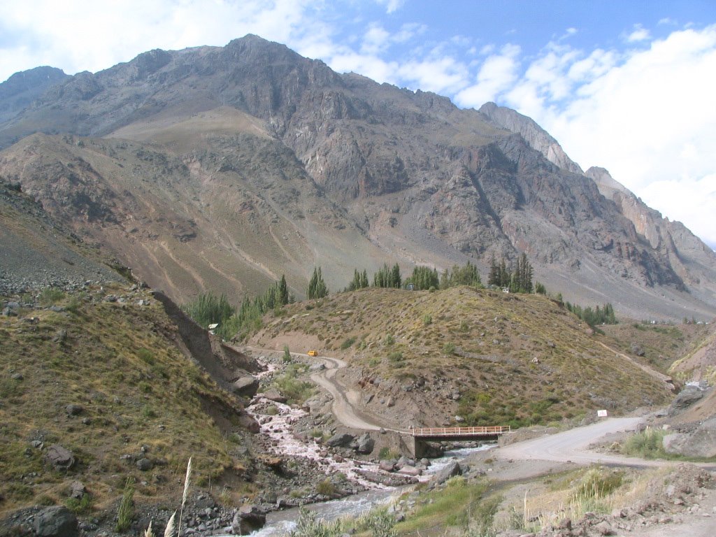 Llegada a Baños Morales, confluencia Quebrada Morales y Río El Volcán by horacioparrague