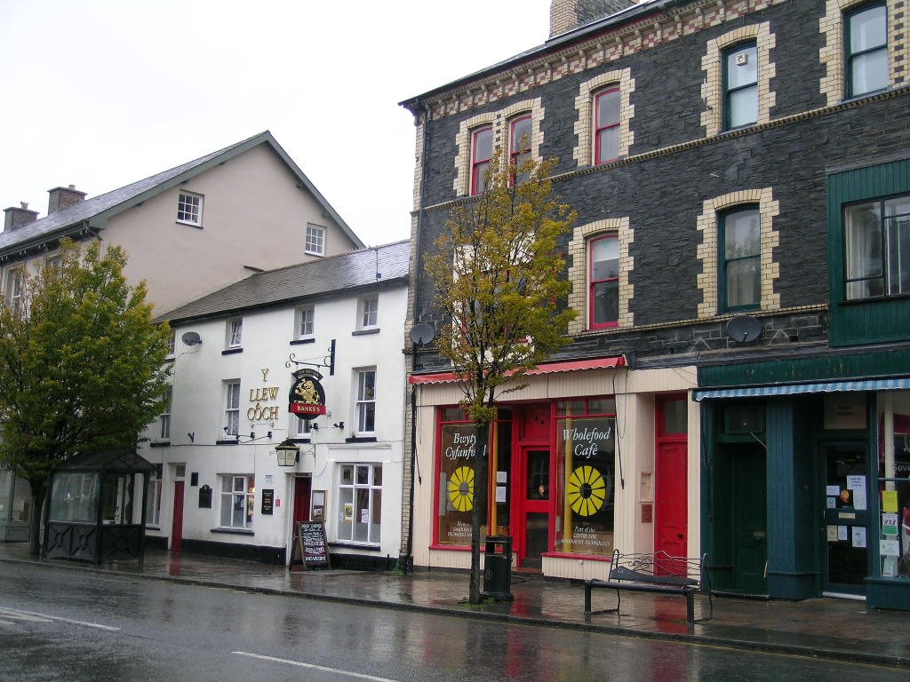 The Quarry Cafe in Machynlleth. I recommend the salad & hummous roll. Lecker! Very good! by Annette Strauch