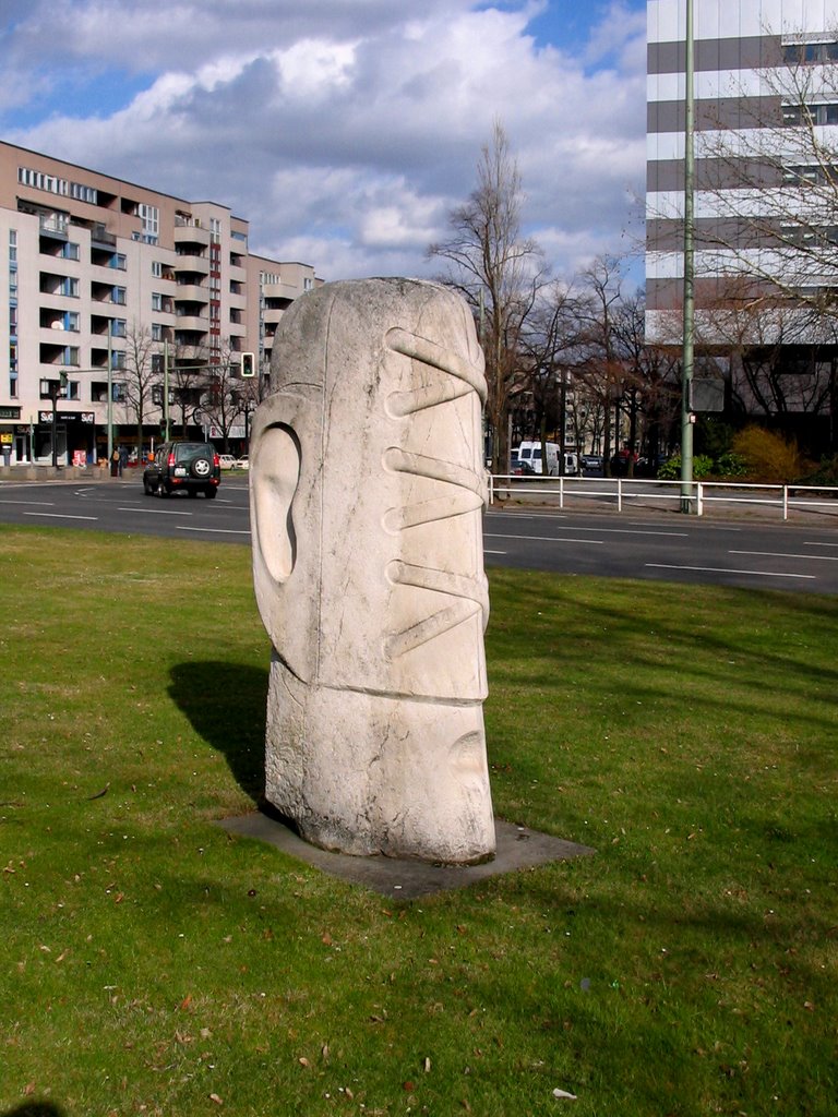 Skulptur am Theo by jo-werner