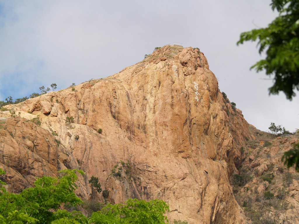 Castle Hill, Townsville, Queensland, Australia by Ruukel