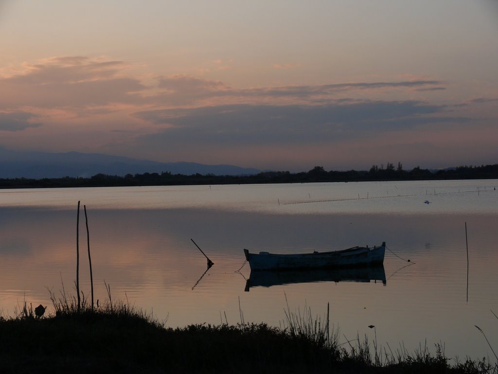 Fin de journée d'automne sur l'étang de Canet by Annabel-Simon